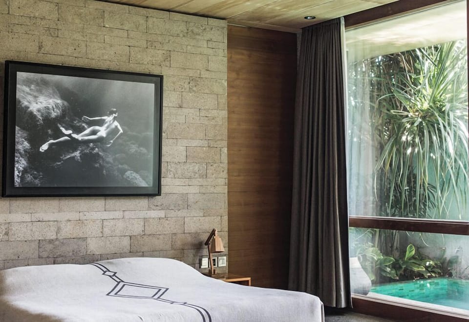 Pool Suite | Premium bedding, minibar, in-room safe, desk