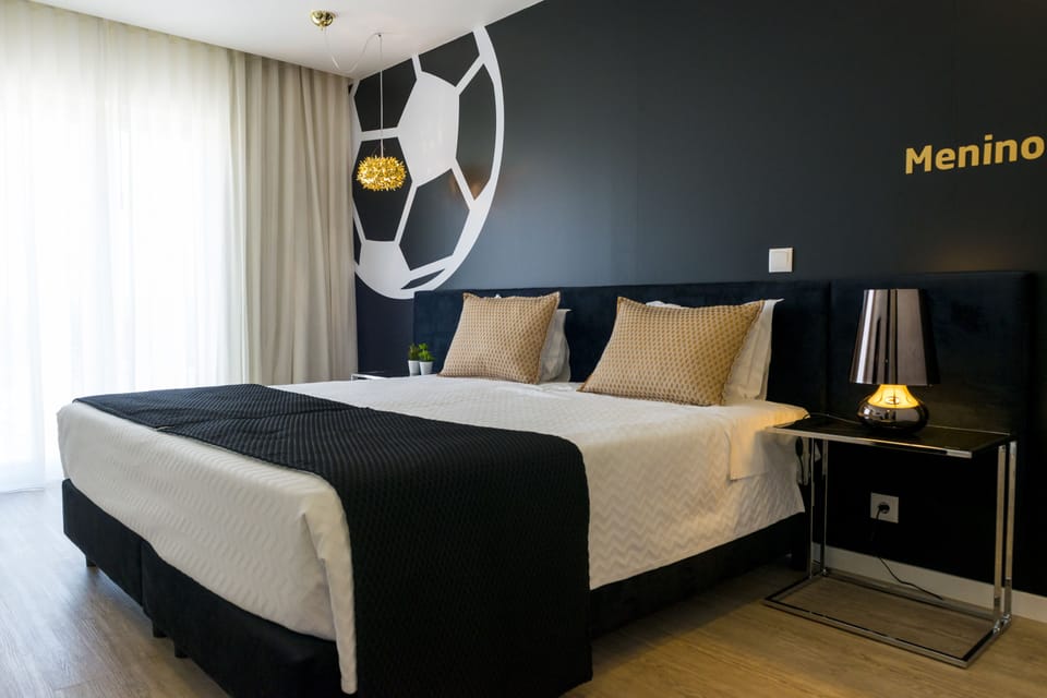 In-room safe, desk, soundproofing, WiFi (free)