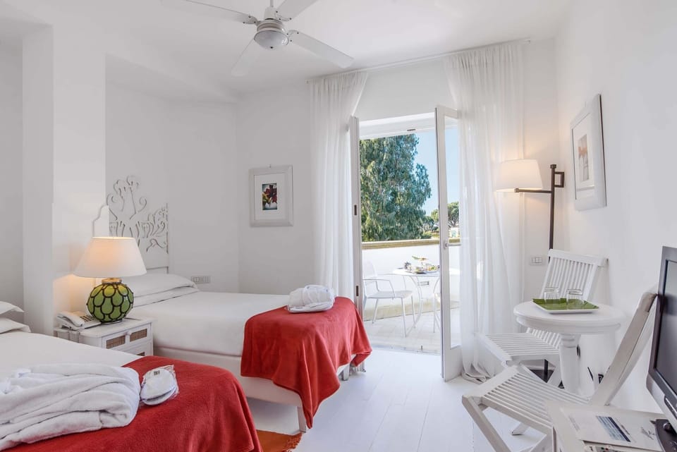 Classic Double Room, 2 Twin Beds, Balcony | Hypo-allergenic bedding, memory foam beds, minibar, in-room safe