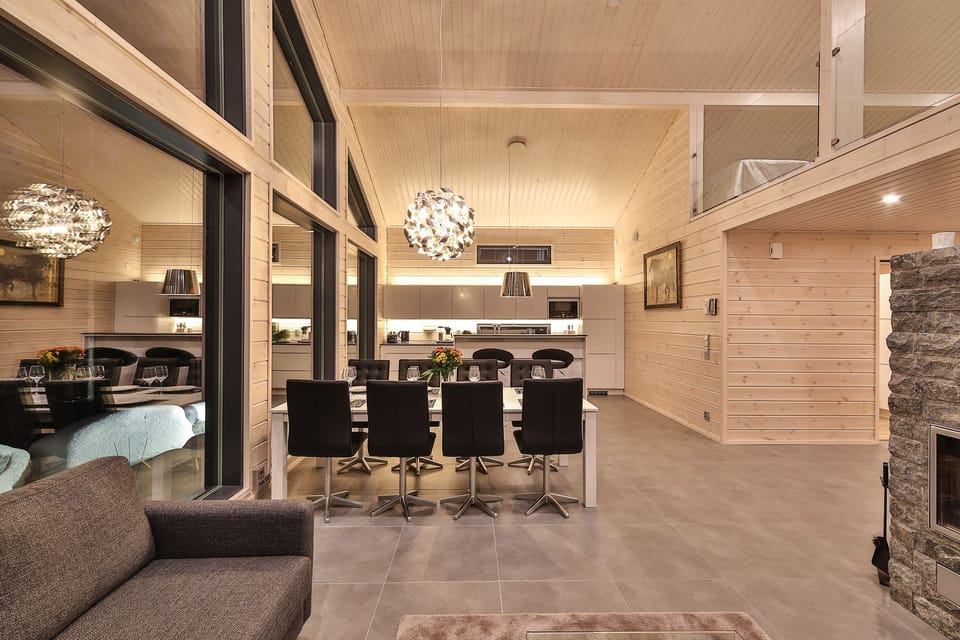 Design Villa, 4 Bedrooms, Sauna | In-room dining