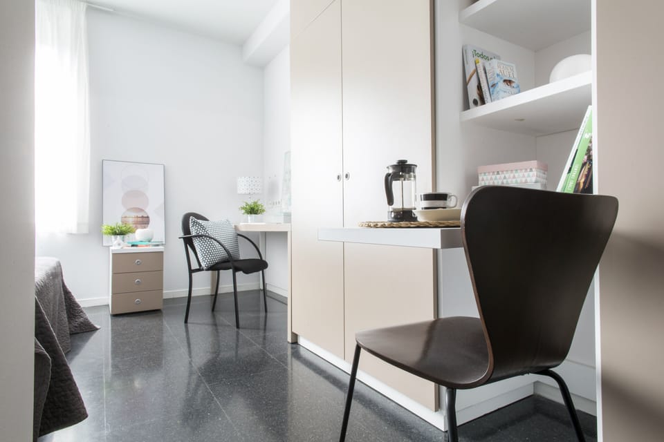 Standard Studio (Single) | Desk, blackout drapes, free WiFi, bed sheets
