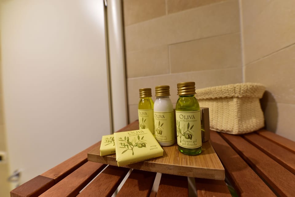 Deep soaking tub, free toiletries, hair dryer, bidet