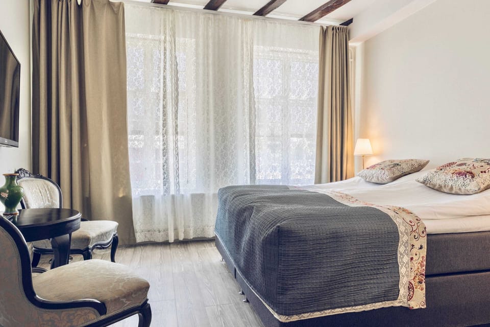 Double Room | Premium bedding, pillowtop beds, blackout drapes, soundproofing