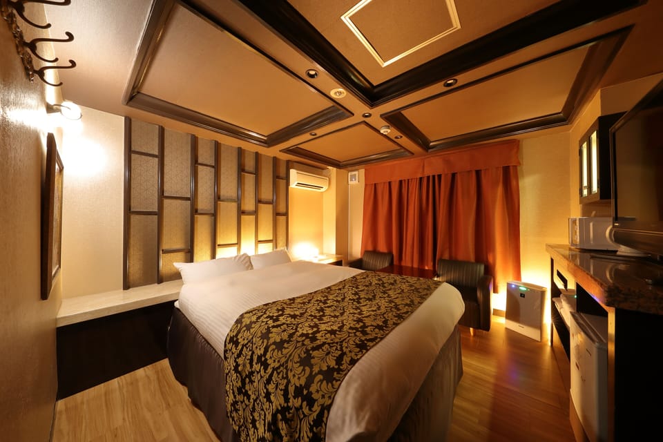 Standard Double Room | Free WiFi, bed sheets