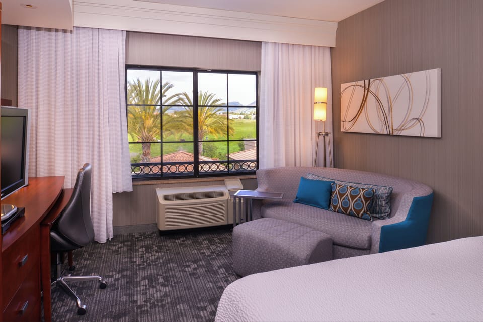 Premium bedding, in-room safe, desk, laptop workspace