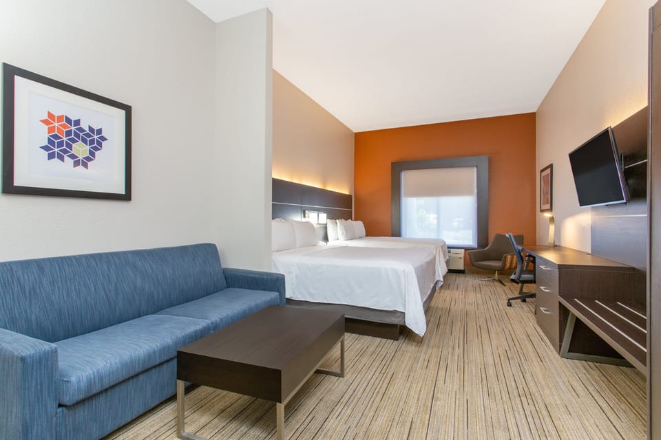 Suite, 2 Queen Beds | Premium bedding, pillowtop beds, in-room safe, desk