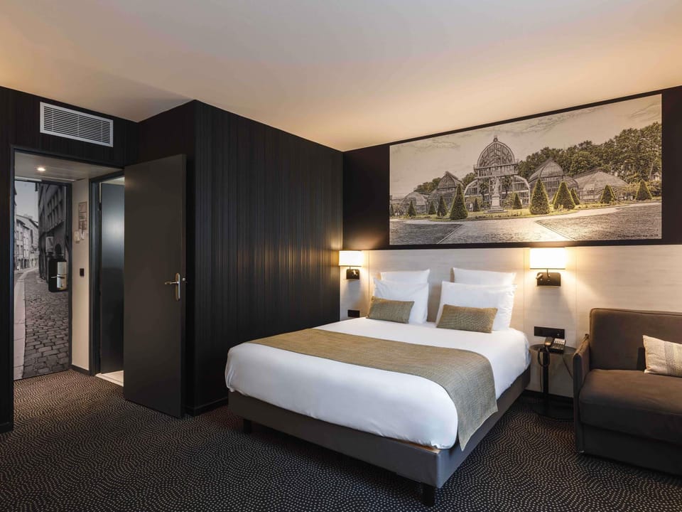 Classic Room, 1 Double Bed | Premium bedding, pillowtop beds, free minibar, in-room safe
