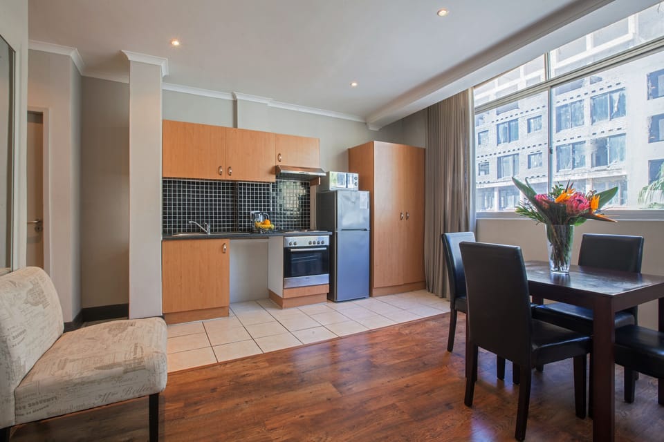 332 The Square  | In-room dining