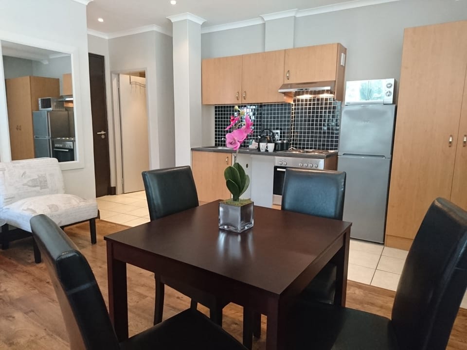 332 The Square  | In-room dining