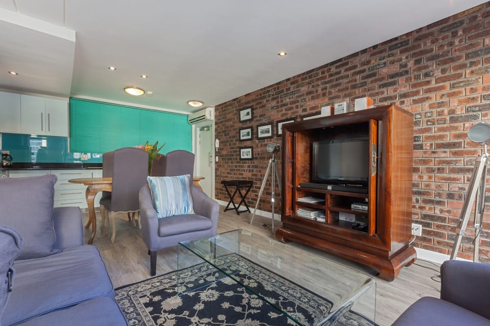 304 St Georges  | Interior entrance