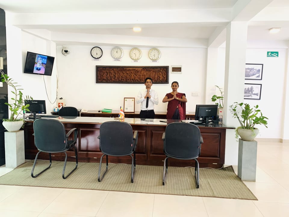 Hotel Gangaaddara Hotel in Kandy