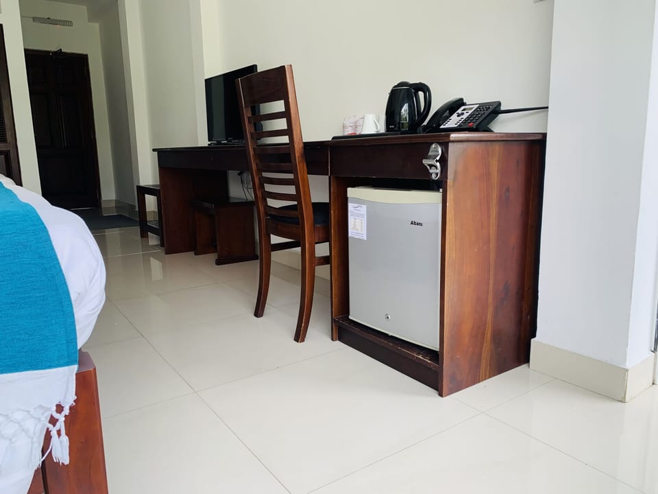 Desk, soundproofing, iron/ironing board, free WiFi