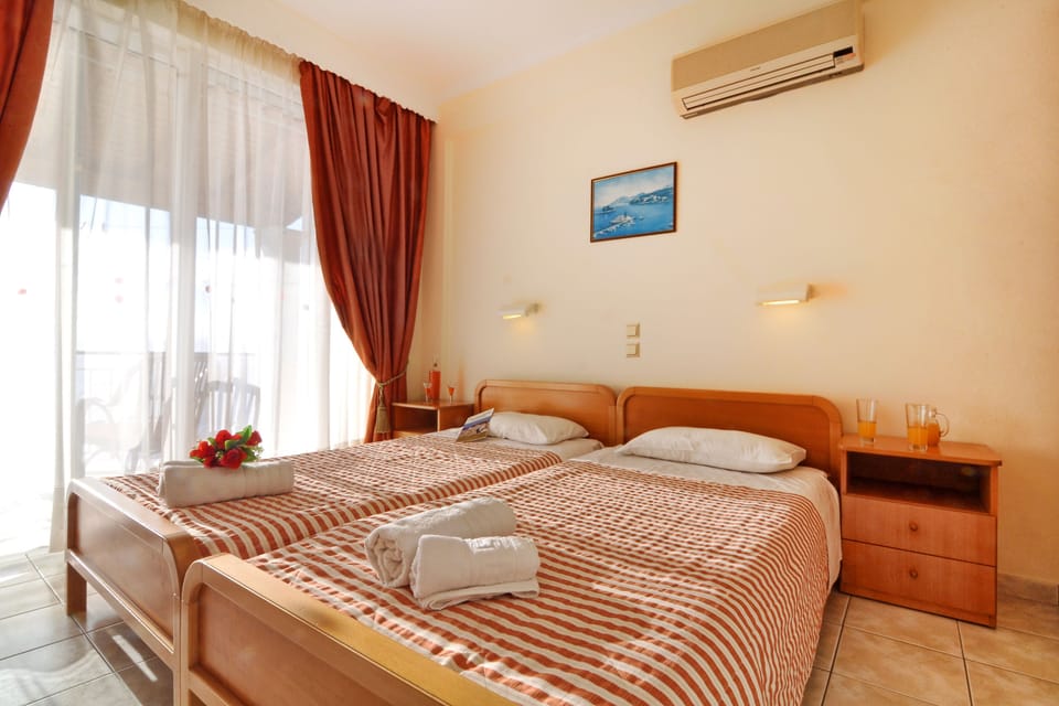 Deluxe Apartment, 2 Bedrooms, Sea View (High Floor) | In-room safe, desk, iron/ironing board