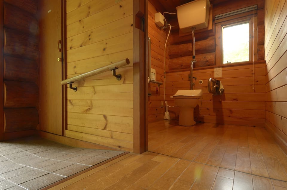 Bungalow, 5 Bedrooms, Accessible, Smoking | Room amenity