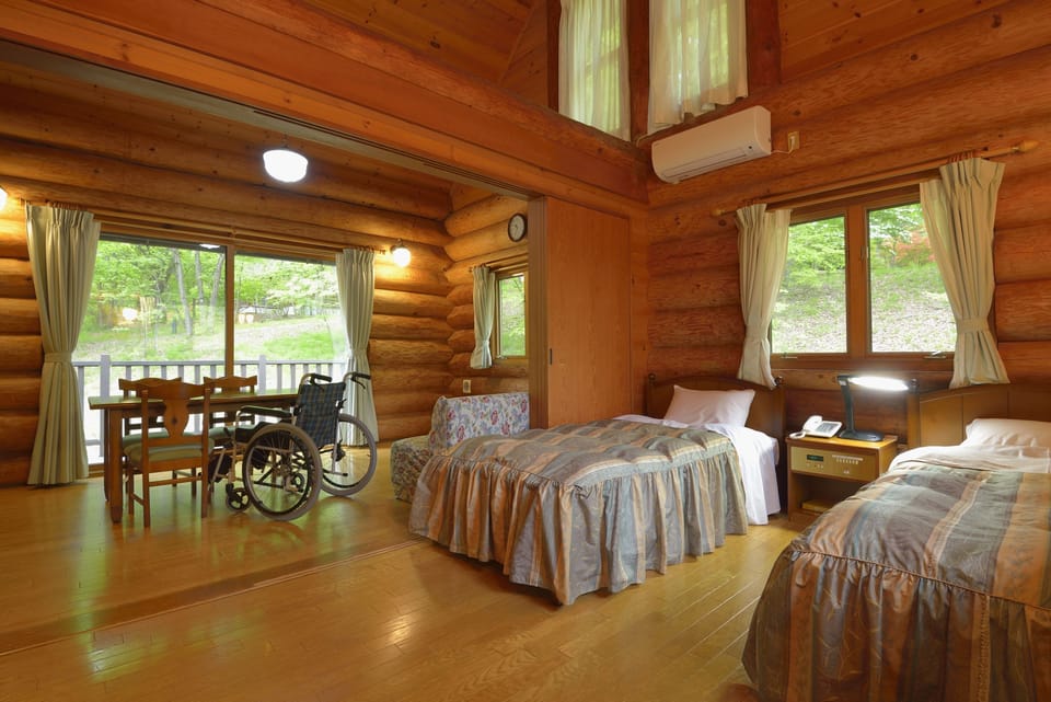 Bungalow, 5 Bedrooms, Accessible, Smoking | Down comforters, in-room safe, blackout drapes