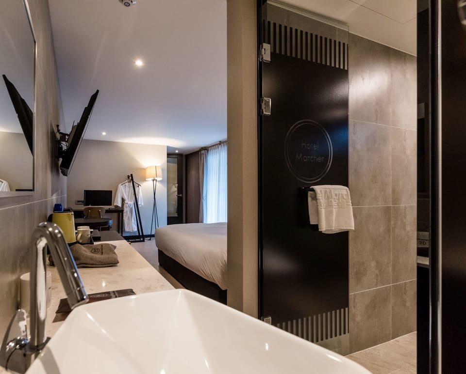 Royal Suite | Bathroom | Hair dryer, bathrobes, bidet, towels