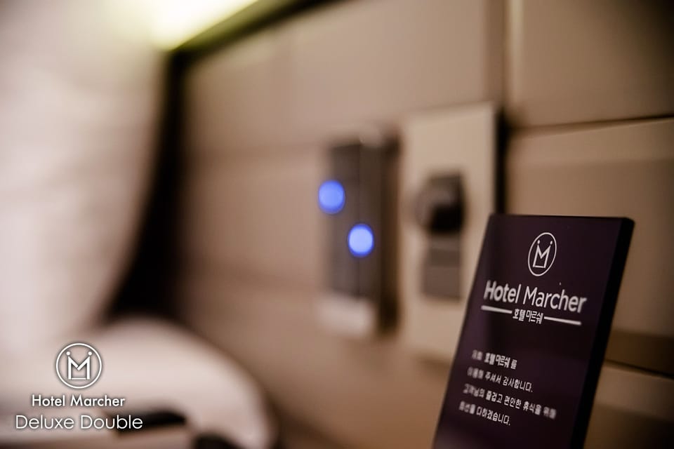 Premium bedding, down comforters, minibar, individually decorated