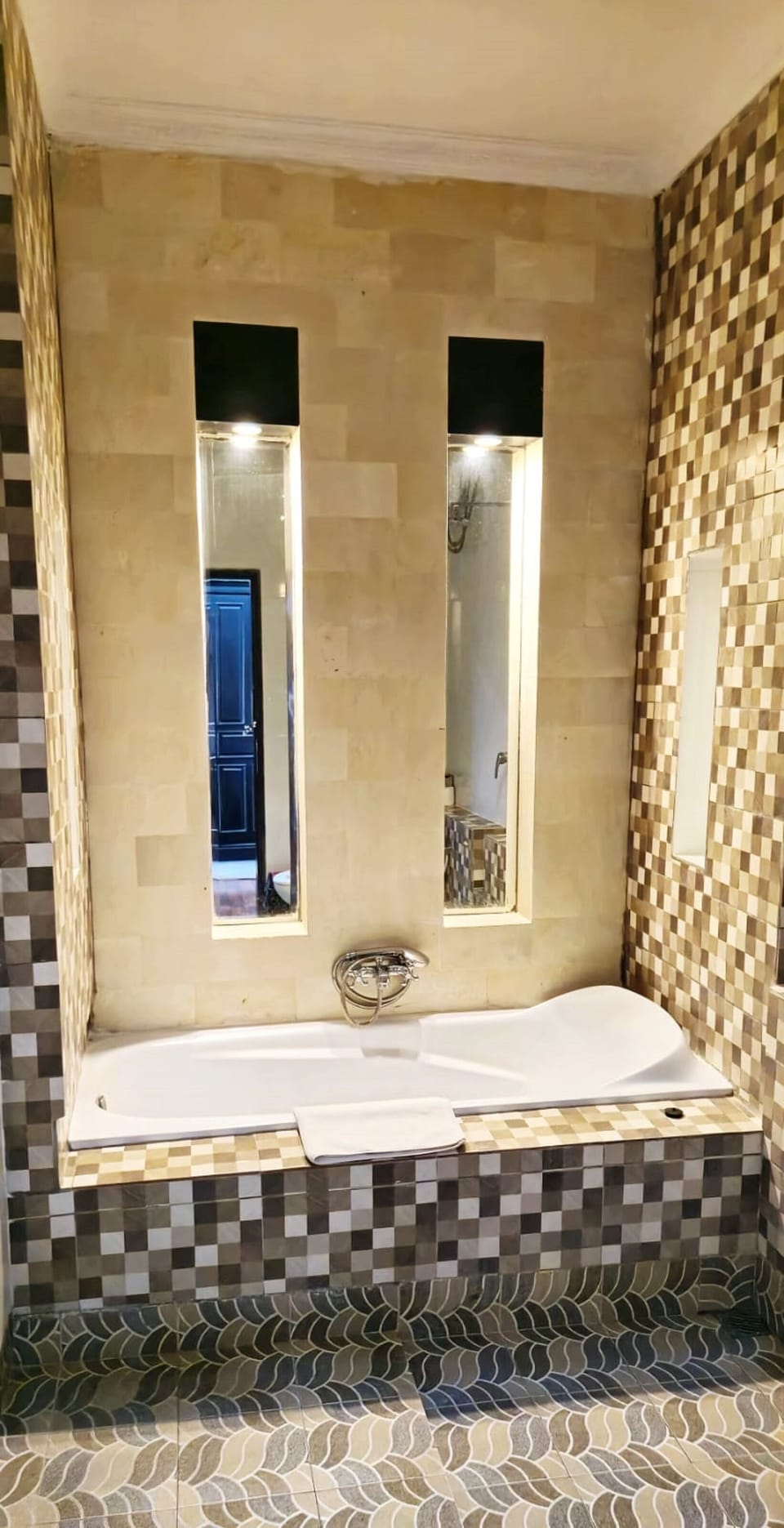 Deluxe Double Room | Bathroom | Hair dryer, bathrobes, bidet, towels