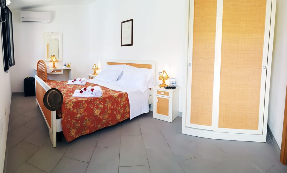 Classic Triple Room, 1 Bedroom, Garden View | Hypo-allergenic bedding, desk, blackout drapes, cribs/infant beds