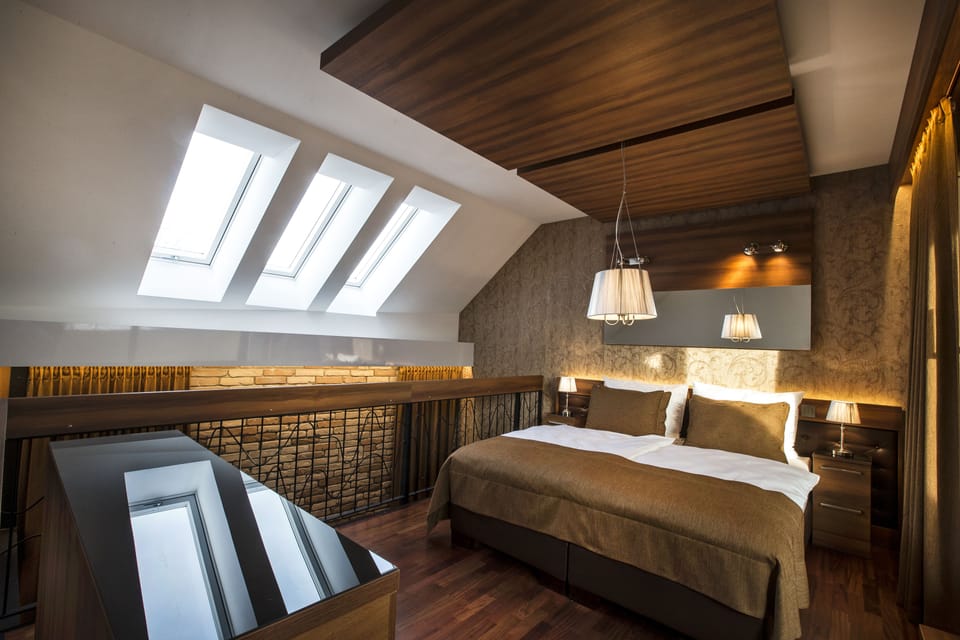 Deluxe Suite, City View | Terrace/patio