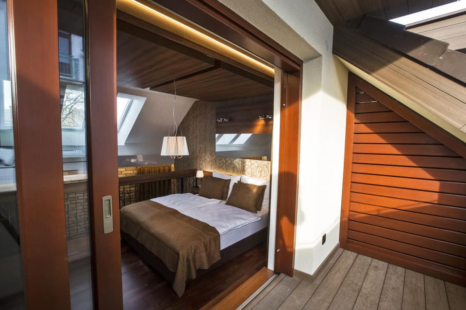 1 bedroom, premium bedding, minibar, in-room safe