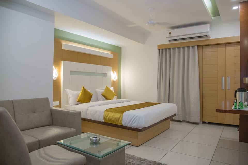 Superior Room, 1 Bedroom | Desk, soundproofing, rollaway beds, free WiFi