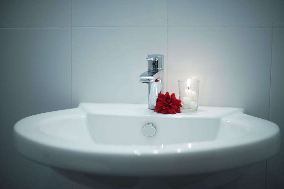 Standard Room without AC | Bathroom amenities | Shower, rainfall showerhead, free toiletries, slippers
