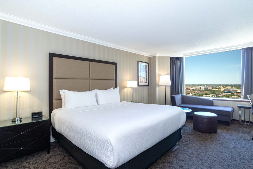 Premium Room, 1 King Bed (Top Floors) | Premium bedding, pillowtop beds, in-room safe, desk