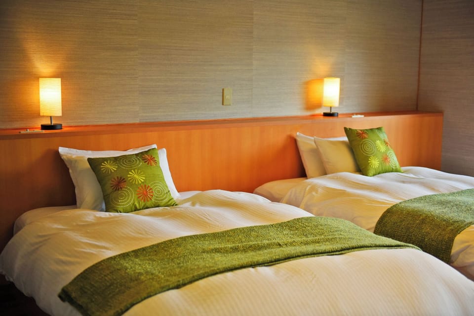 Ocean View Japanese Style Twin Room with Open-air Bath | Minibar, in-room safe, free WiFi, bed sheets