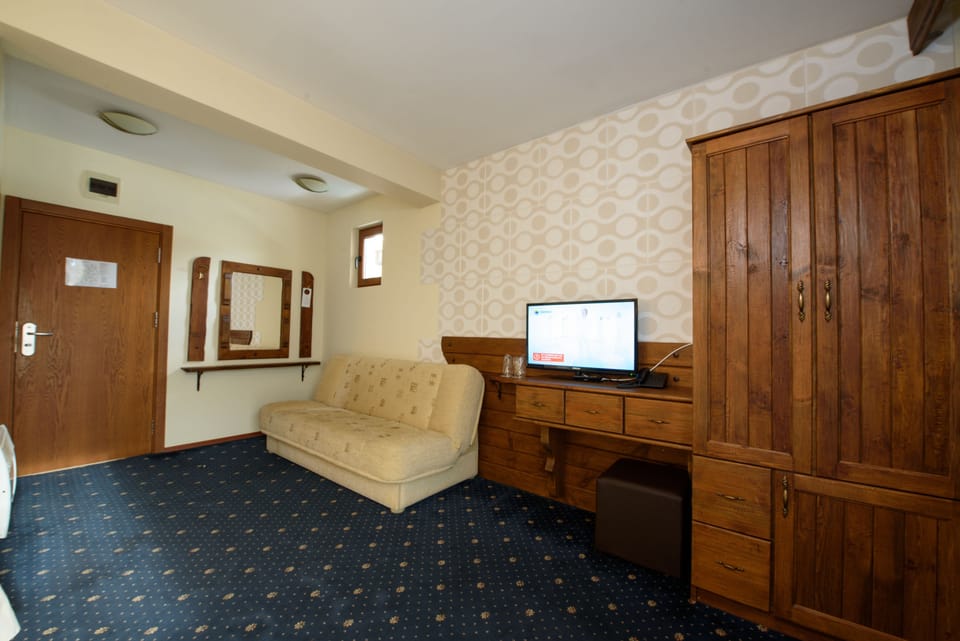 Superior Triple Room (Free Spa Access) | Mountain view