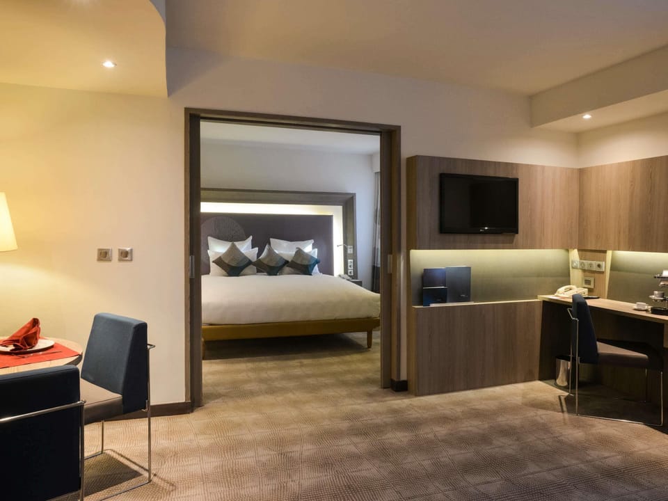 Minibar, in-room safe, desk, blackout drapes