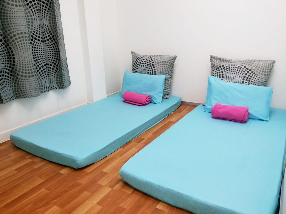 Twin Room, Multiple Beds, Non Smoking | WiFi (free)