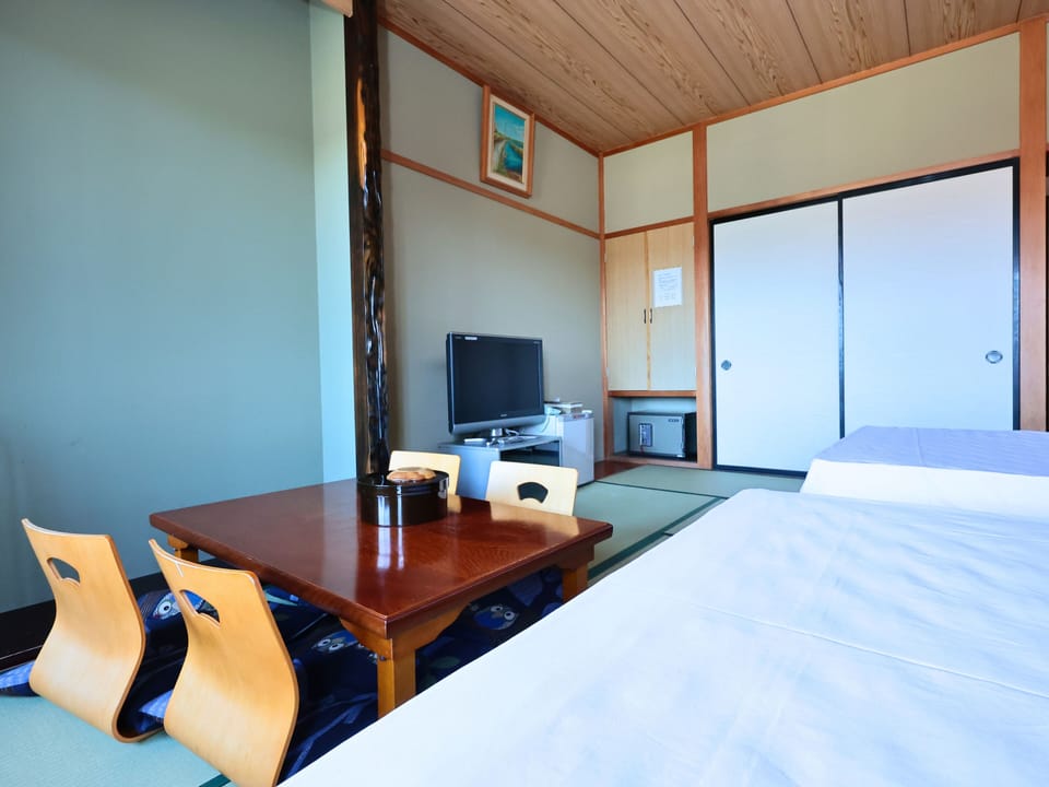 Japanese-style room 10 tatami mats, Non Smoking | In-room safe, desk, blackout drapes, free WiFi