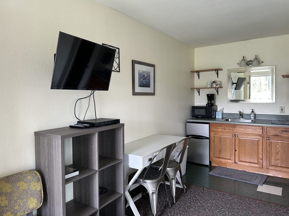 Economy Studio, Multiple Beds, Private Bathroom, Ground Floor | Premium bedding, desk, soundproofing, free WiFi