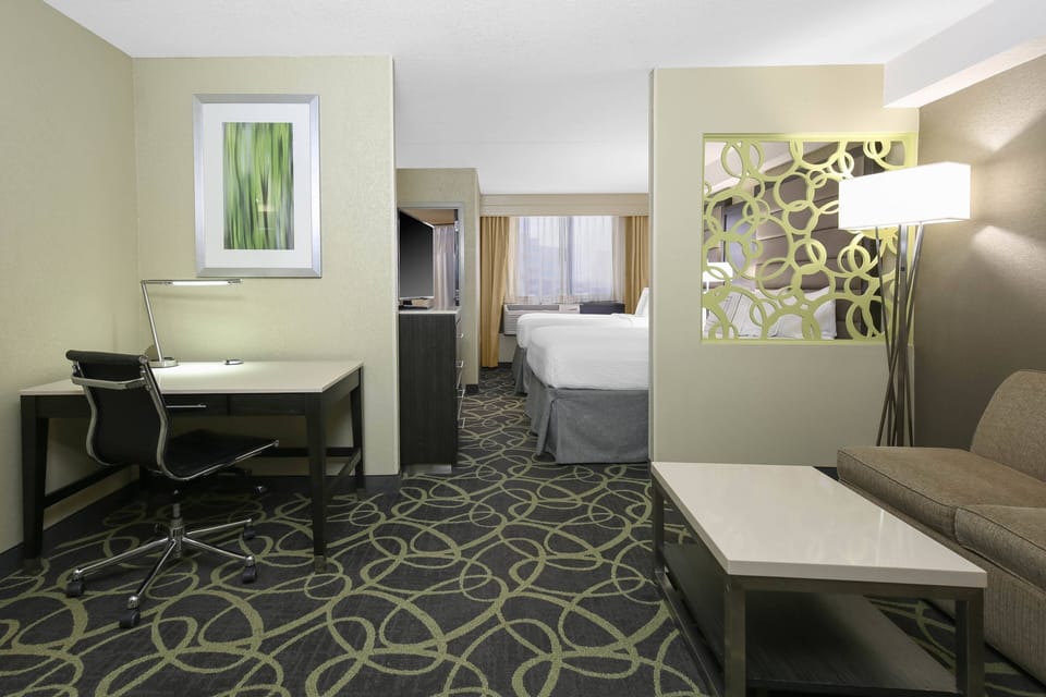 Studio, 2 Double Beds | Hypo-allergenic bedding, desk, laptop workspace, blackout drapes