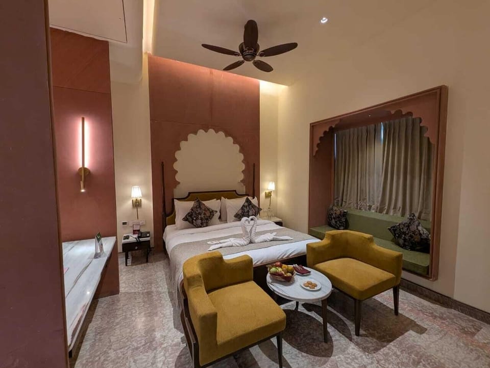 Club Room | Premium bedding, minibar, in-room safe, desk