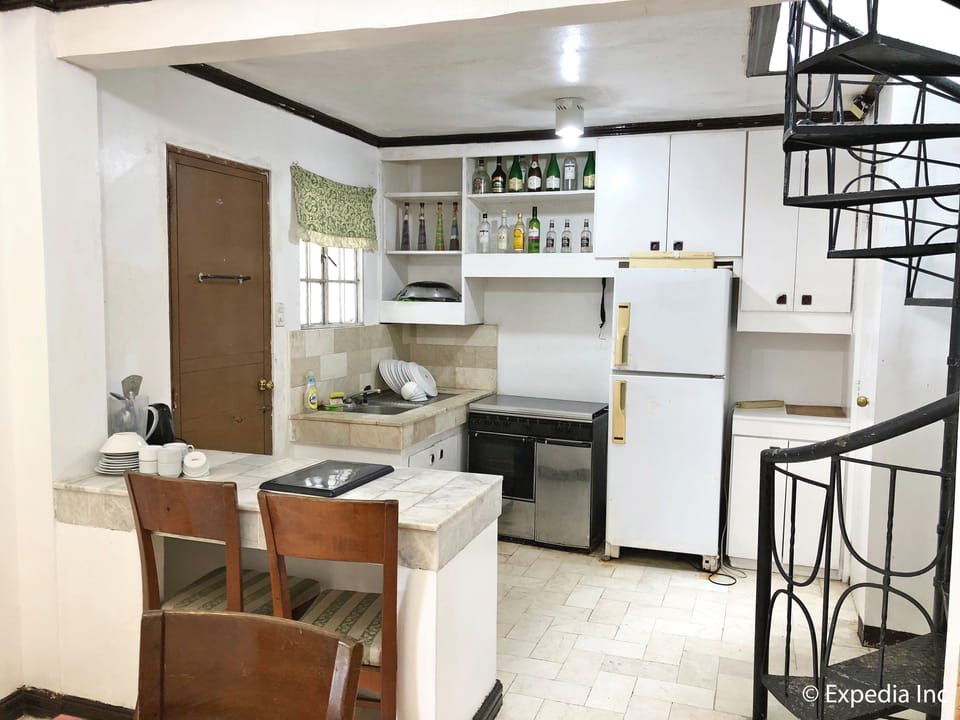 Townhome | Private kitchenette