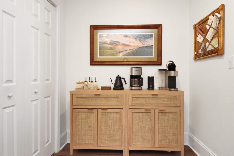 House, 1 King Bed (Barrier Dunes 422 ) | Interior