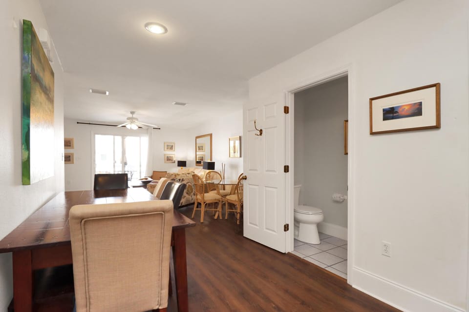House, 1 King Bed (Barrier Dunes 422 ) | Dining