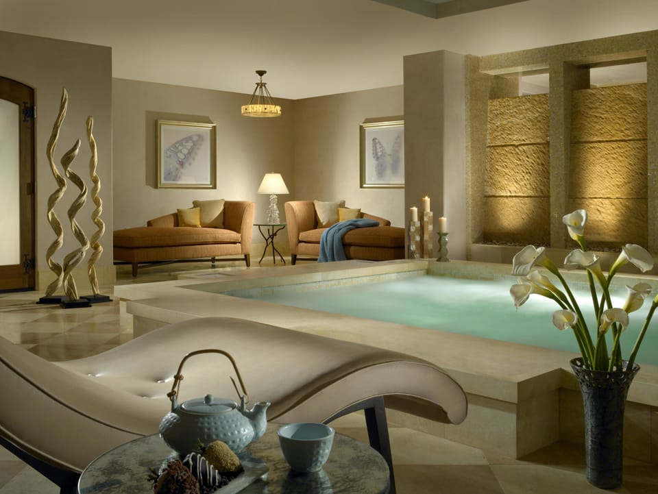 9 treatment rooms, massages