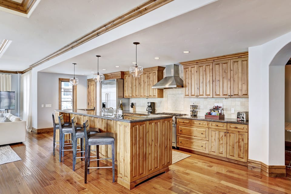 Room, 4 Bedrooms (Residence) | Private kitchen | Microwave, coffee/tea maker, highchair