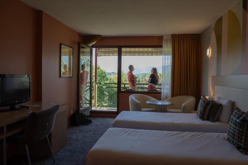 In-room safe, desk, soundproofing, iron/ironing board