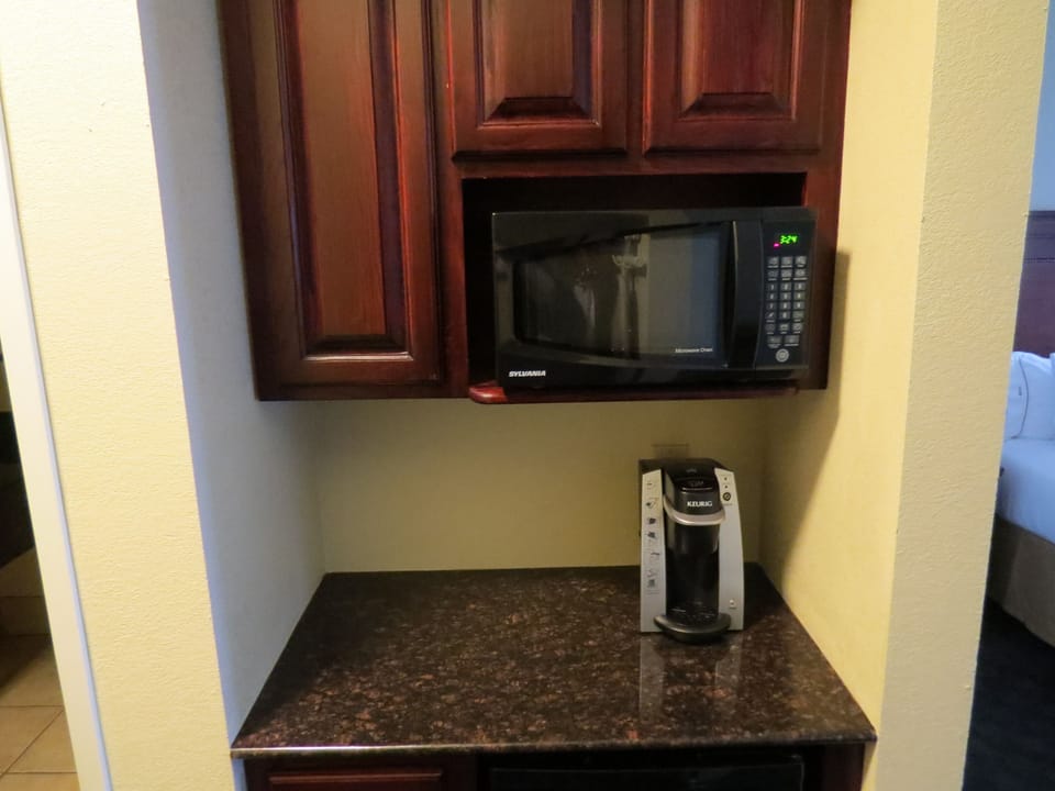 In-room safe, desk, iron/ironing board, rollaway beds (free)