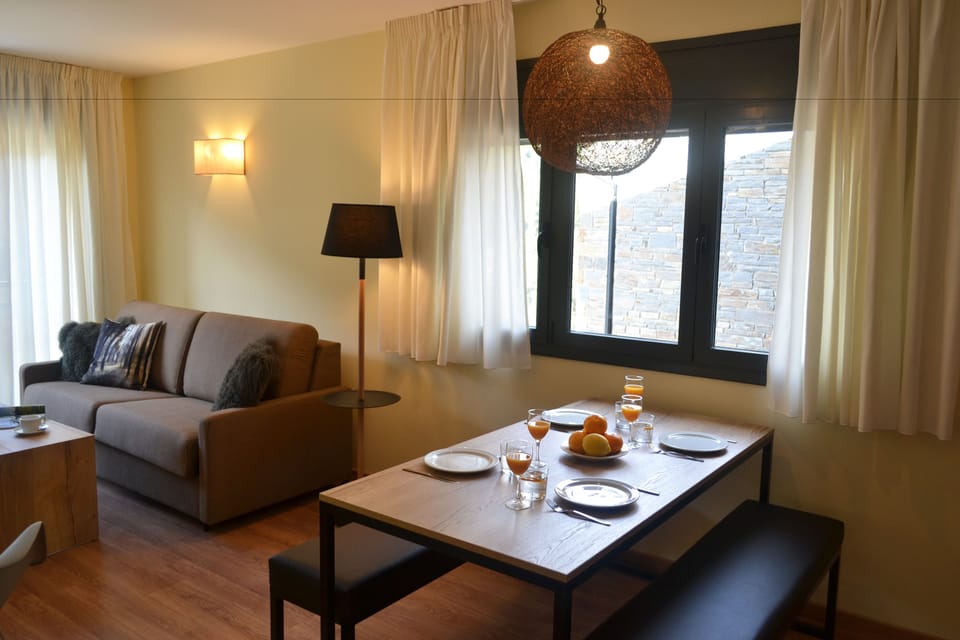 Studio | Living room | Flat-screen TV