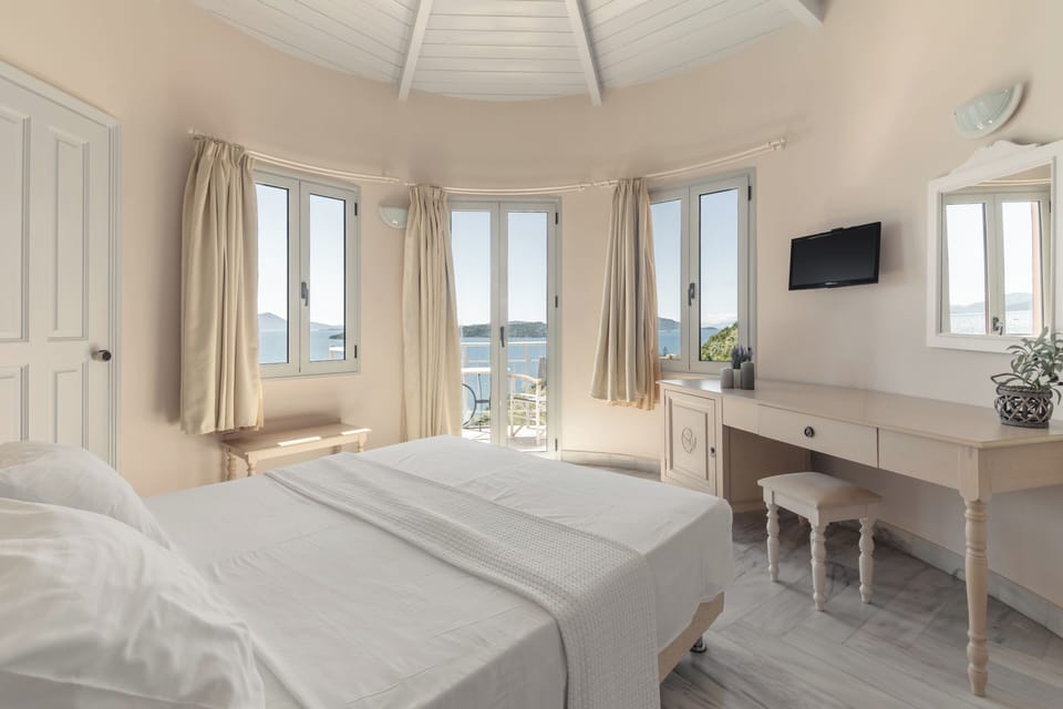 Red Tower 2-bedroom Suite Sea View | Premium bedding, minibar, in-room safe, individually decorated