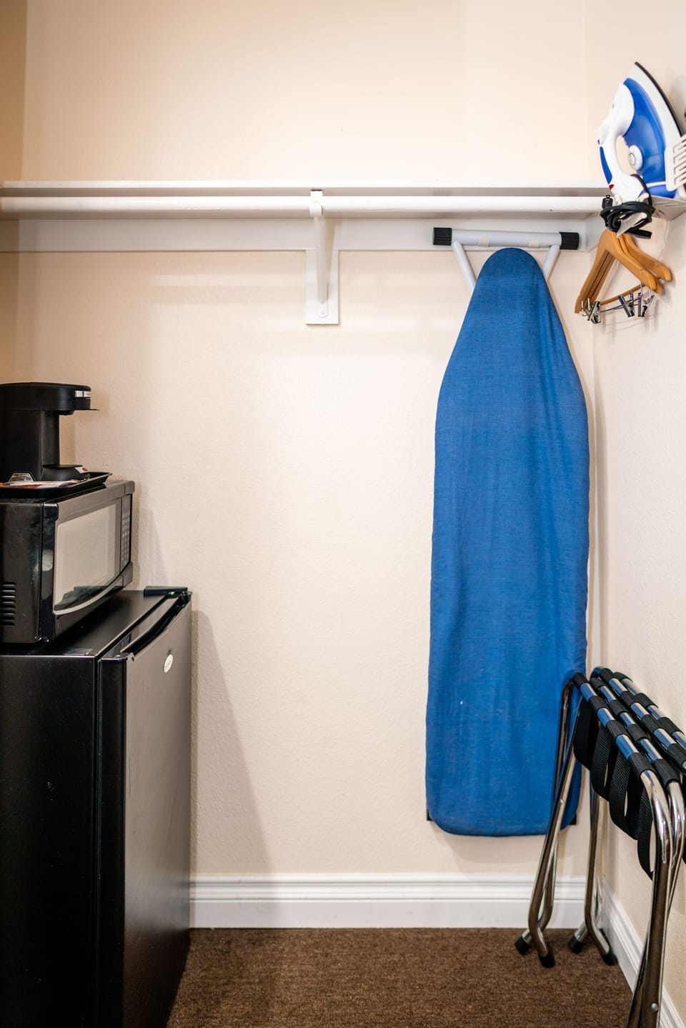 Iron/ironing board, free WiFi, bed sheets, wheelchair access