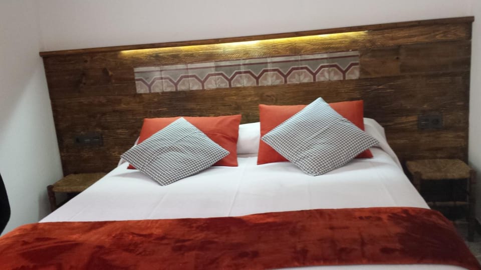 2 bedrooms, soundproofing, free cribs/infant beds, free WiFi