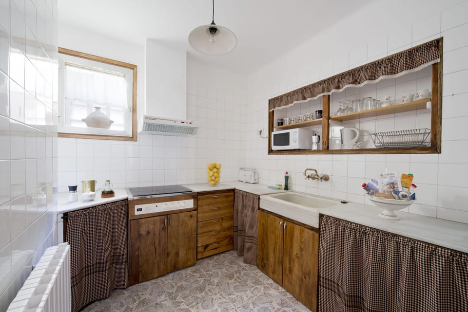 Apartment, 2 Bedrooms (6 people) | Private kitchen | Fridge, microwave, stovetop, coffee/tea maker