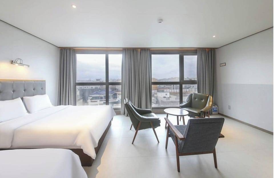 S - Superior | Blackout drapes, soundproofing, free WiFi, bed sheets