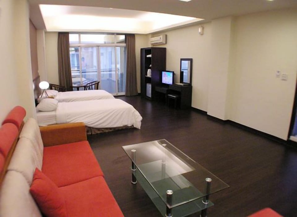 Grand Double Room, 1 Bedroom | 1 bedroom, desk, blackout drapes, soundproofing